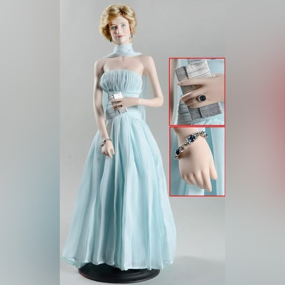 Franklin Mint Diana, Princess of Wales Porcelain Portrait Doll NEW - Picture 1 of 5